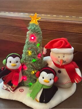 Hallmark Jingle Pals - Very Merry Trio - Animated Singing Plush Snowman Penguins